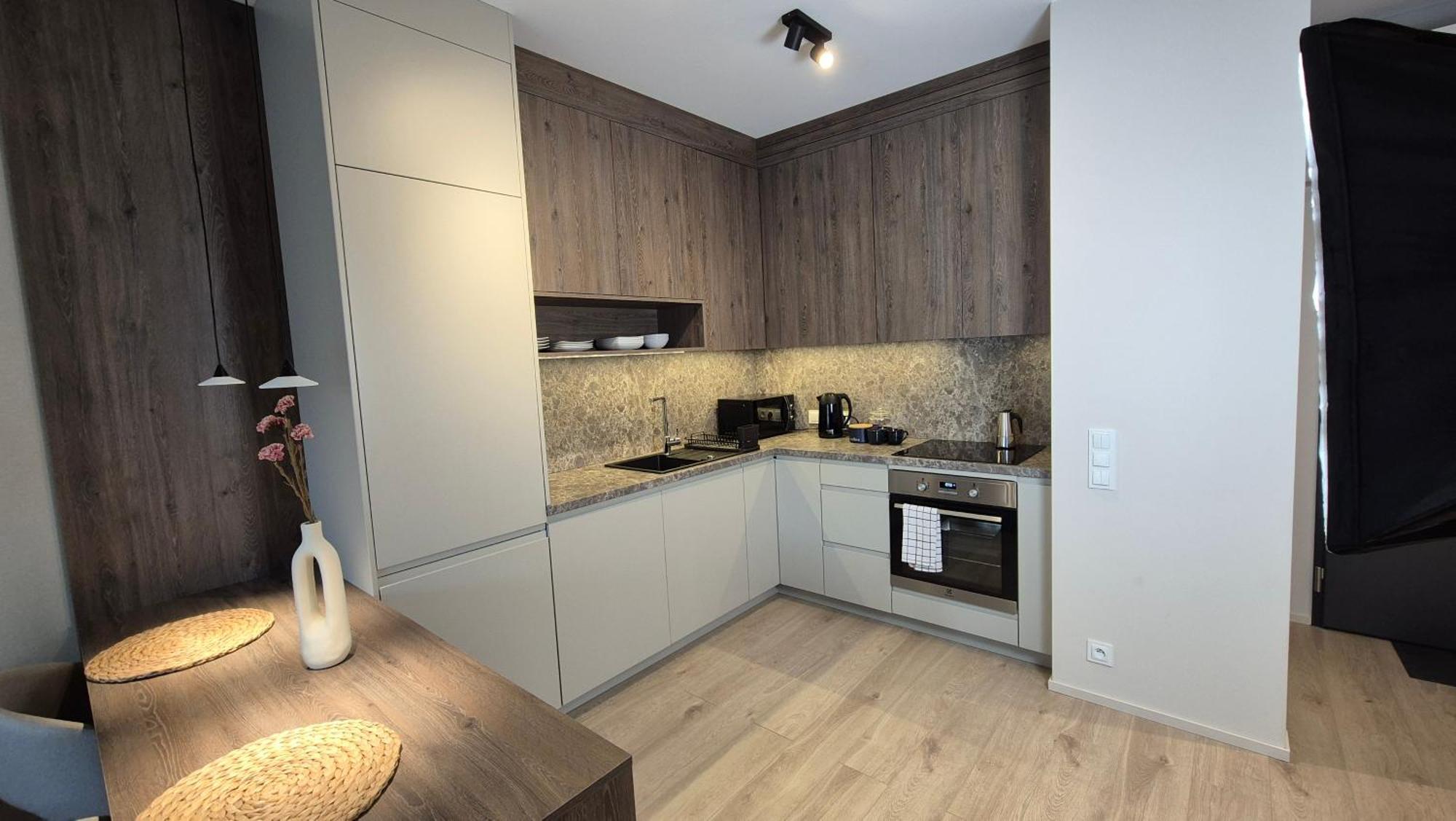 Luxurious Almond Apartment, Self Check-in 24h, Parking, Air-conditioning