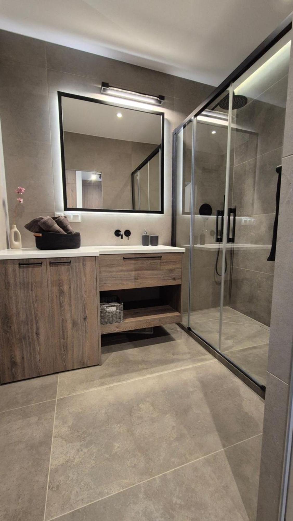 Appartamento Luxurious Almond Apartment, Self Check-in 24h, Parking, Air-conditioning *