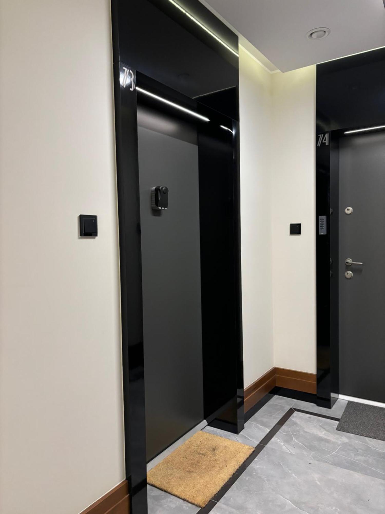 Luxurious Almond Apartment, Self Check-in 24h, Parking, Air-conditioning *