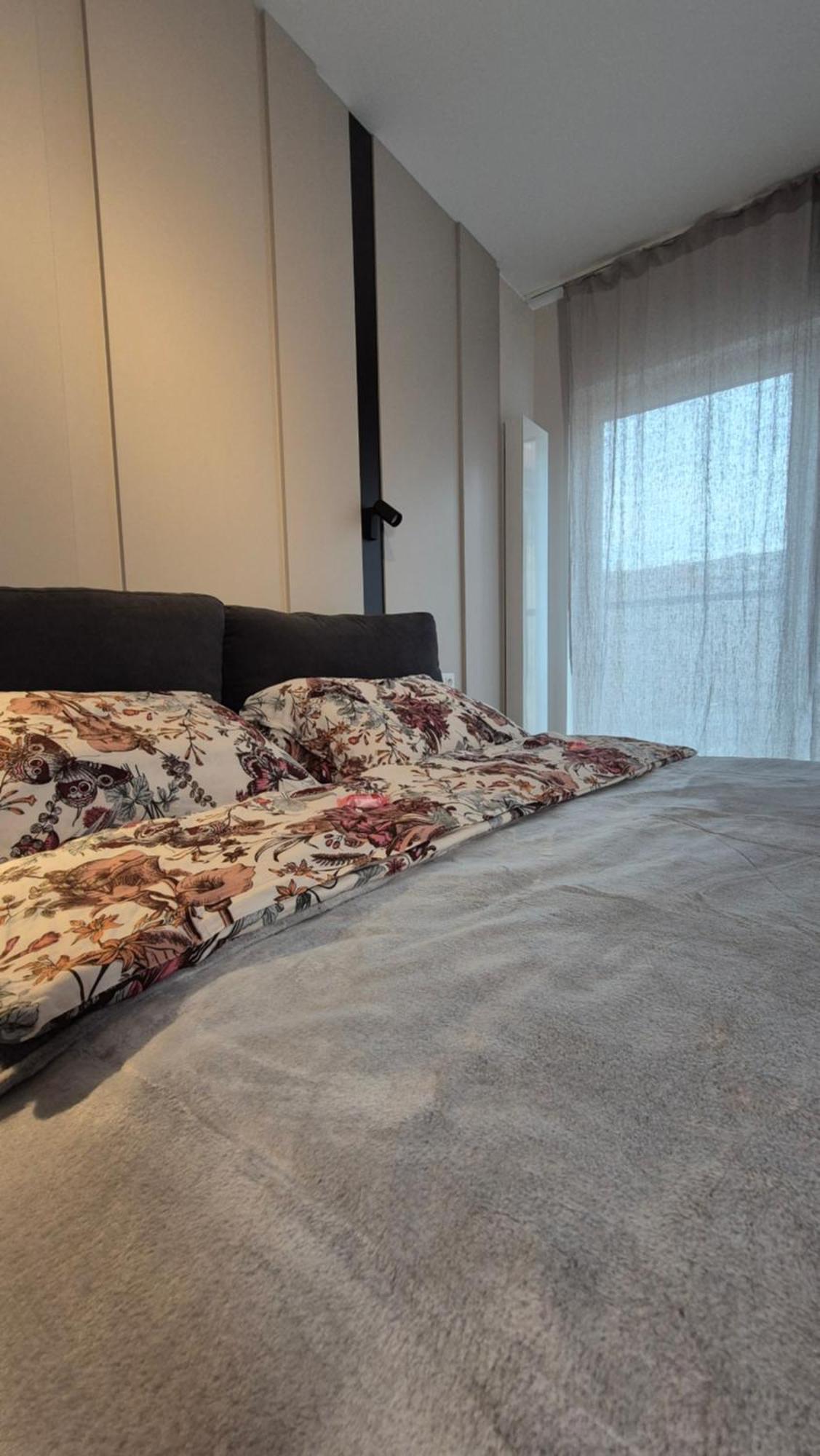 Luxurious Almond Apartment, Self Check-in 24h, Parking, Air-conditioning * Poznaň